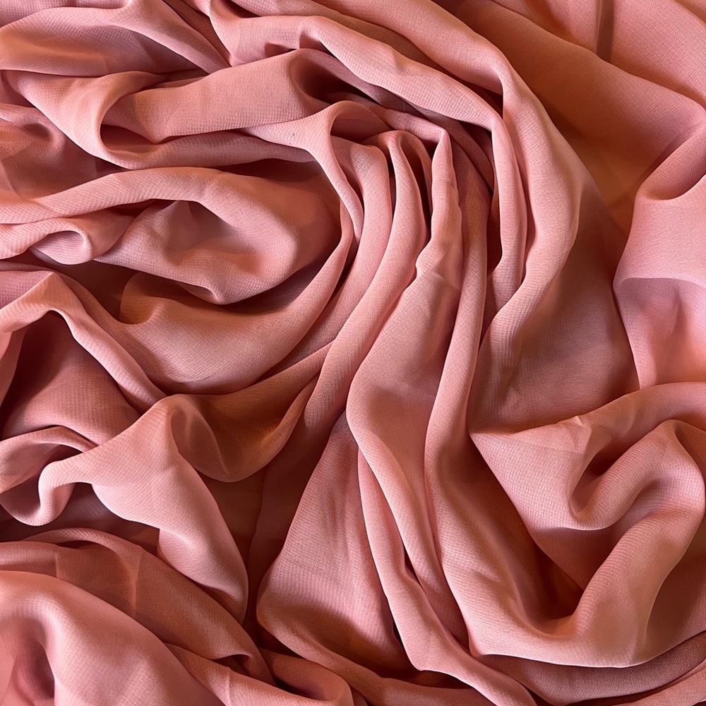 Chiffon Fabric.Color: Dusty Rose :5 yards long x 60 inches wide